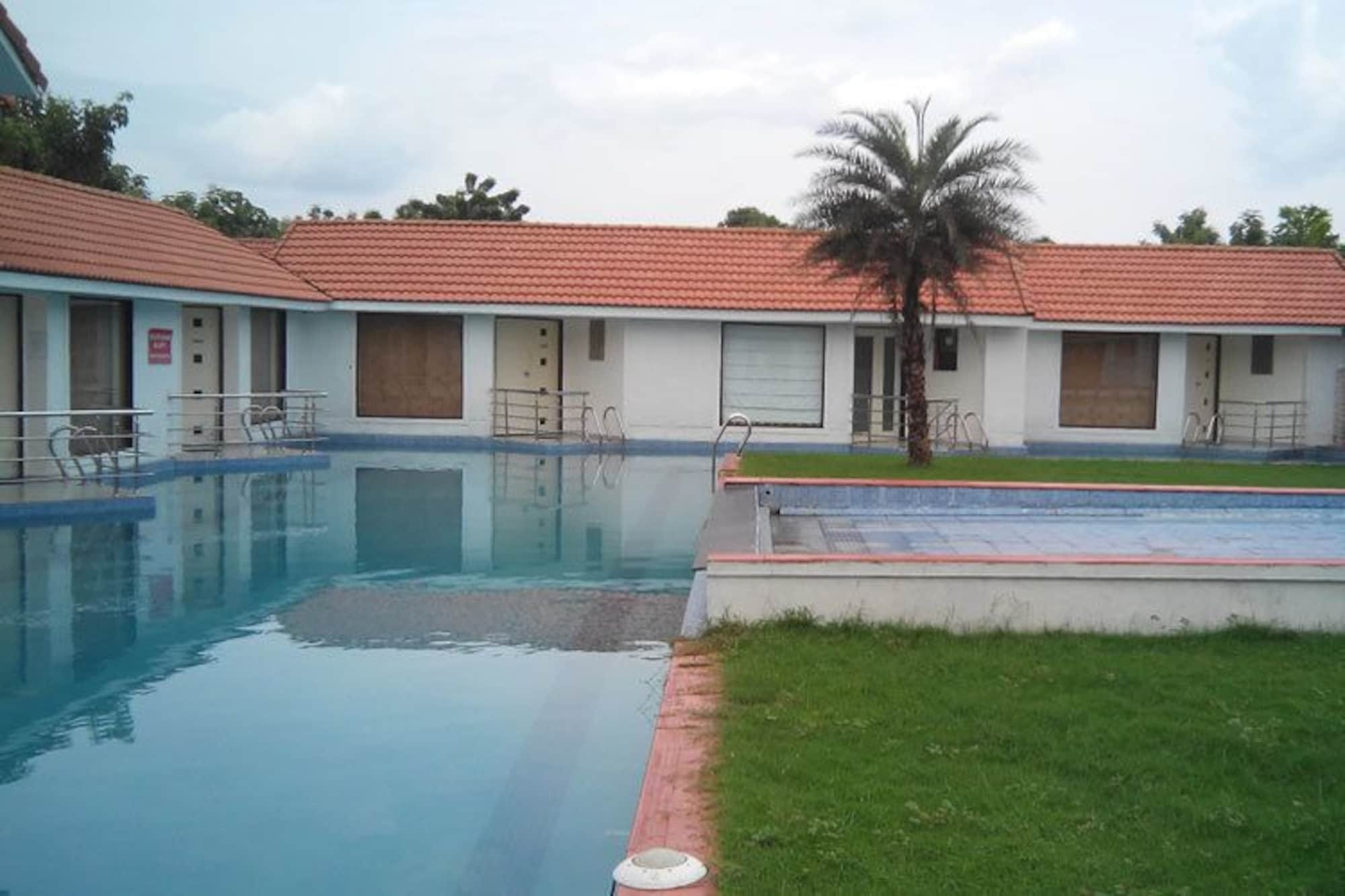 Village Retreat Madras Buitenkant foto